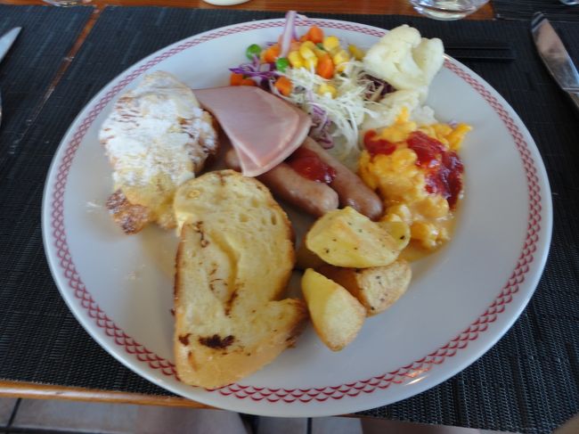 だれの朝食かな〜。