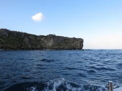 30分近くかかり、
恩納村商工会前に到着です。
国道58号が意外に混雑していて、
到着が集合時間の8時半
ギリギリになってしまいました。

万座毛の真横を通過していきます。

