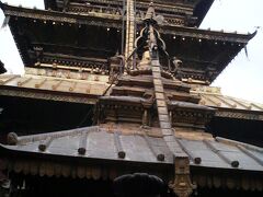 ゴールデンテンプル。
その名の通り本堂は金で覆われています。