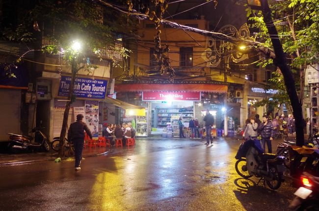 結構ぬれて体が重くなり、疲れてしまった。これまで部屋がいくら暖房しても寒いなと思っていたら、冷房を入れていたことが判明。暖房にして温かくしたら今度はそのまま寝落ちしてしまった。