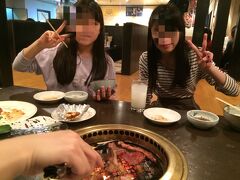 夕食はぱぱ屋さんで教えてもらったきたうち牧場で石垣牛の焼き肉です。石垣牛は確かに美味しかったです。が、地元で行く焼き肉屋さんとあまり変わりないかな？値段も地元の方がず〜っと安いし。ってケチくさいかな？
まぁ、石垣牛が食べられて満足です。