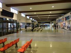 石垣島フェリーターミナル。以外と広い。八重山観光フェリーで西表島大原港を目指します。