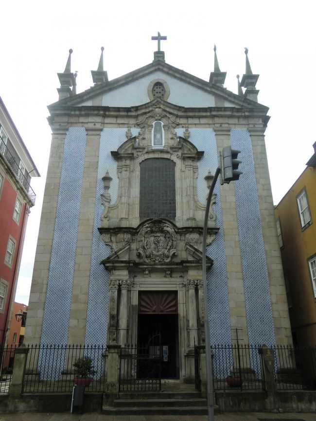 サン・フランシスコ教会から下ったところにカワユイ教会が。<br />アズレージョがヤバすぎ。