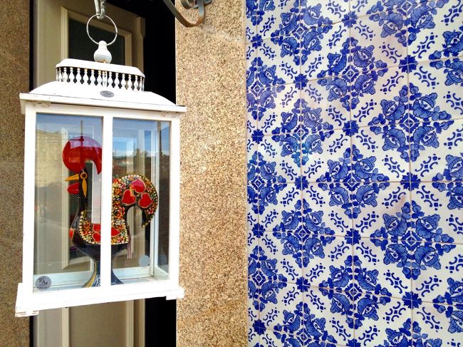 ガロとアズレージョ<br />この国名物の2点物。