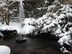 兼六園入口です。噴水がありますが、さすがに凍ってはいません。