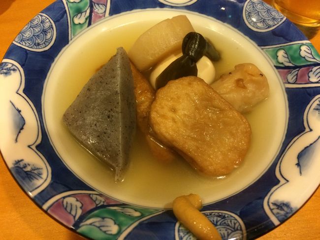 駅からスーパーホテルはすぐ。<br />近くに温泉施設らんぷの湯があるので早めに切り上げたのですが、今日は温泉休みですって。ショック(;O;)<br /><br />駅周辺にはそれなりにお店があり、居酒屋さんや回転ずしが営業していましたがどこも混んでいて並んでいたり、断られたり。<br />ホテル近くの食べログなどにも載っていない、比較的新しそうな小料理屋で夕食。<br />松江おでんをつまむ。