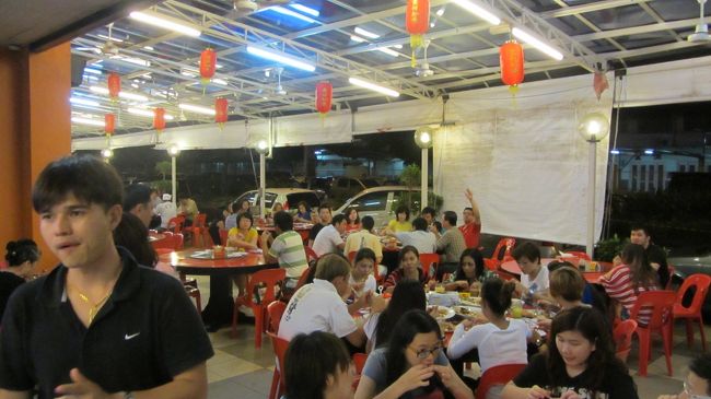 有名店なのか結構混んでました