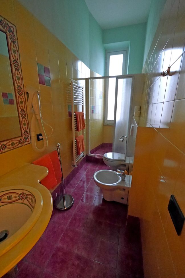 トイレ，シャワールーム