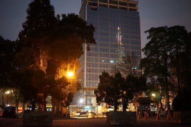 台北大巨蛋は國父記念館の忠孝東路4段の真向かいに位置しております！