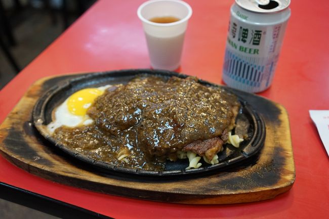 でかいwこれで1000円しないなんて日本ならもっといくよなああ<br />いいなあああ<br /><br />またまた肉にはビ-ル(´∀｀)<br />ステーキ=ビ-ア！<br /><br />噂の甘いお茶も来ました<br />飲んでみたけどホント甘いよw<br /><br />これは(ヾﾉ･∀･`)ﾅｲﾅｲw