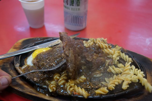 肉もマカロニもボリューム満点！<br />ソ-スは独特な味がしました<br /><br />日本にはないような香辛料の味<br />自分はウマウマに感じましたが苦手に感じる方もいるかなあと