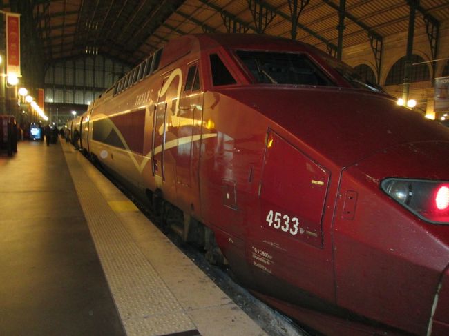 こんな洒落た車体です。<br /><br />ヨーロッパの阪急電車！！