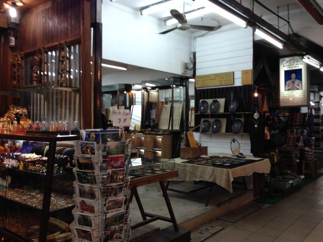 民芸品がたくさん売ってる