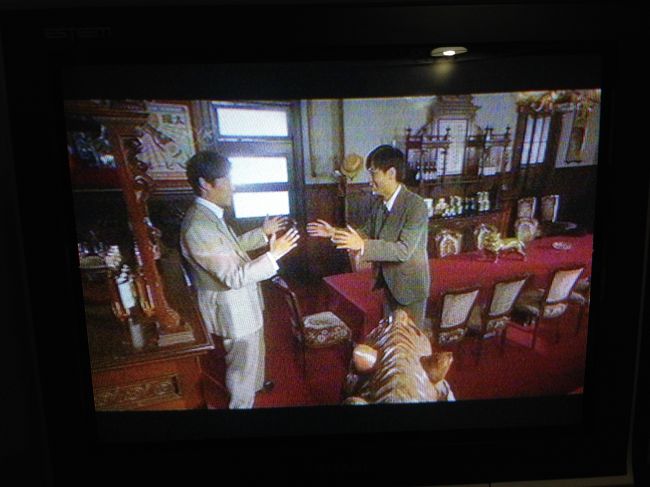 ホテルに帰って<br />マンゴーをほおばりながら<br />一息ついていた。<br /><br />テレビをつけるとＮＨＫの朝ドラがあっていた