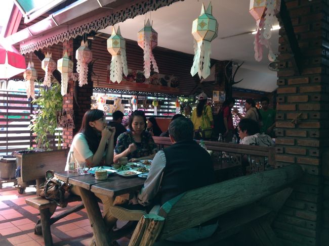 繁盛店なので<br />さぞかし美味しいであろう