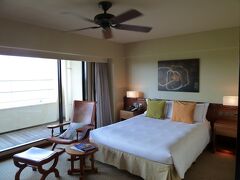 2日目は海の中道のホテル、ザ・ルイガンズに宿泊。
お部屋にはシーリングファンもあり、リゾート仕様。