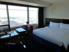 3日目。
博多にホテルを移し、ヒルトン福岡シーホークのクラブフロアに一泊。