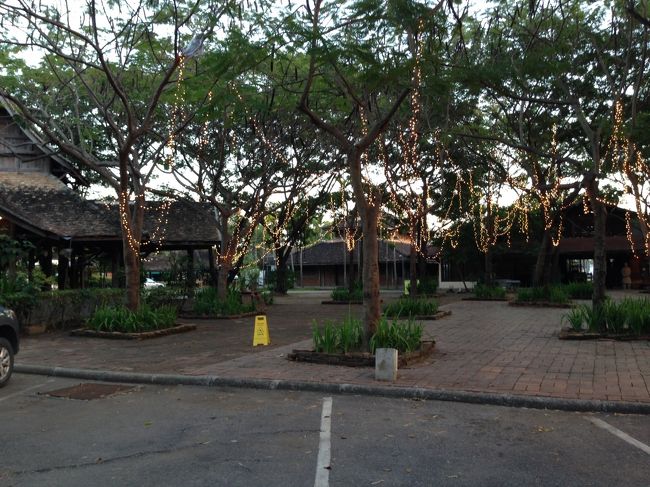 営業してる曜日や時間が限られてるのかな？