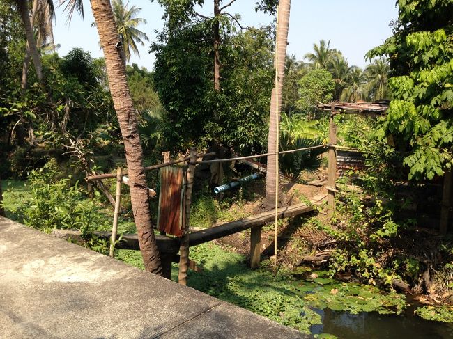 運河を渡る橋<br /><br />私は落ちそう