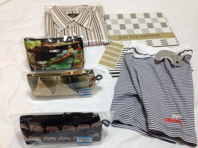 旦那用のコットンのシャツ900Ｂ<br />（シルクは手入れが大変そう）<br /><br />ポーチは１つ300Ｂ前後でした<br /><br />小児用ズボンは半年前生まれた甥っ子用<br />300Ｂ