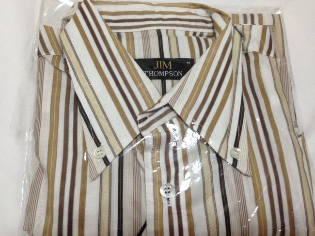 ジムトンプソンなので<br />着心地はいいであろう<br /><br />しかしまだ旦那が着ているのを見たことない<br /><br />アイロンがけはどうかなあ・・。
