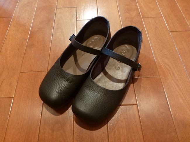 JR名古屋高島屋3Fのアムステルダム生まれの『Koos』で買った靴。<br /><br />とっても履きやすく色違いも買ってしまった・・・。