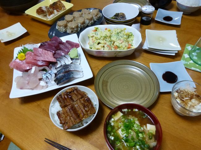 妹の用意してくれた夕食。<br /><br />迫力のあるお刺身がおいしかったです。
