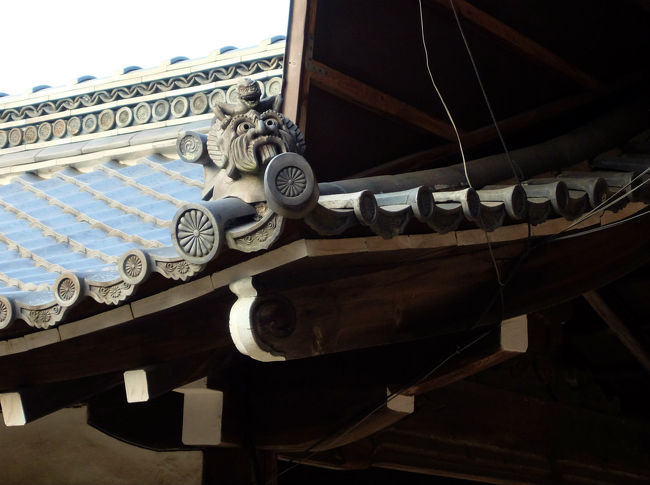 軒瓦に<br /><br />　　こんな楽しい瓦が有ったとは