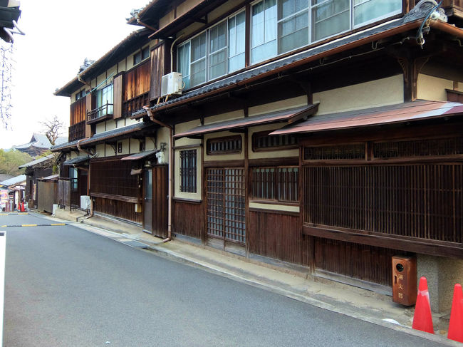 四辻の地下道を上がれば、、　<br /><br />　　　奈良公園