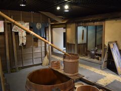 御茶ノ水駅起点ですが、本当のスタートは東京都水道局の水道歴史館。

こちらで、端末にカードをかざして、ペットボトルに水道水を詰めた「東京水」を受け取って、出発！
ではなく、館内をちょろっと見学していきます。

江戸時代と現代の水道について、学べます。
こちらは、江戸庶民の暮らしに水がどの様に関わっていたかが再現されています。