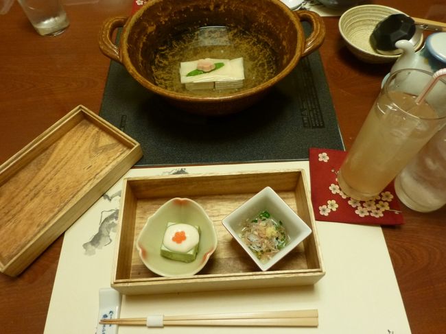 梅の花京都烏丸店<br /><br />花ランチの小鉢二種（すぎな豆腐、しらすと菜の花の和え物）