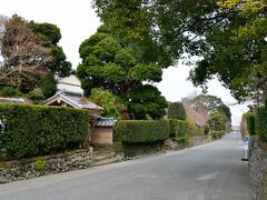 〔 出水麓武家屋敷群 〕

続いてやってきたのは、同じく出水市内の「出水麓武家屋敷群」です。