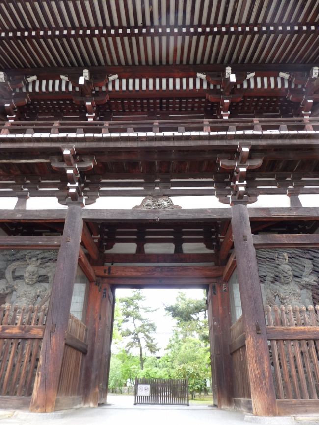 広隆寺　南大門（仁王門）