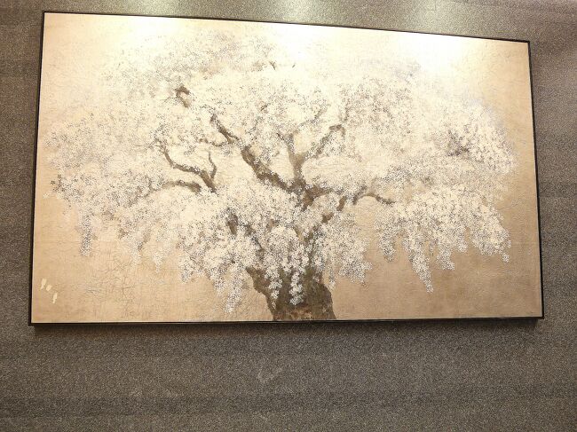 【フランクフルト国際空港にてトランジット：サンパウローフランクー成田】<br /><br />チェックインカウンターのおねえさんは青目の白人。でも一生懸命、覚束無い日本語を話してくれる....ので、私も頑張って付き合う....。