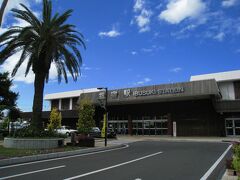 では今日も鉄道の旅へ。


指宿駅は南国っぽい雰囲気ですね。