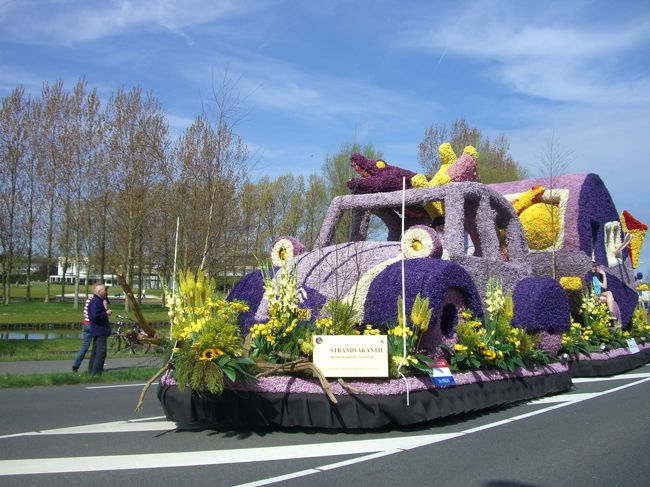 山車の後ろに、ゴルフ場が見えると思います。私立のコースのようです。