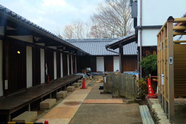 突き抜けて見える建物は<br />　<br />　　北参籠所　これ以上は　多分　行くのはダメでしょう<br /><br />　　　　遠慮しますが<br /><br />　　　　　工事の人の行き来が有ります。