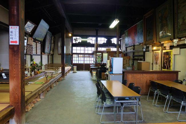 茶所　内部　全体。。<br /><br />　椅子もテーブルもあります<br /><br />　　誰でも休憩できます
