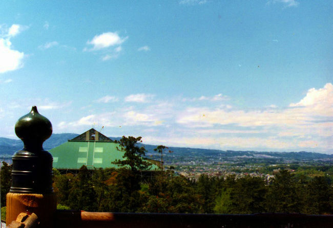 平成５０年夏　写す<br /><br />　大仏殿　昭和の大修復　<br /><br />　二月堂から見た　大仏殿工事の覆い屋根<br /><br />　　