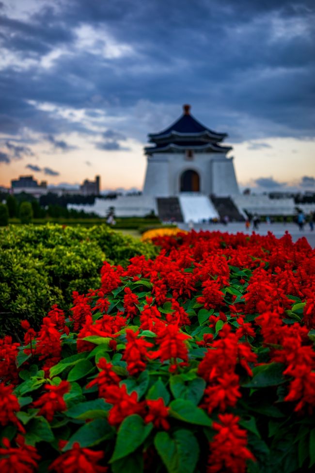 こちらは夕日が沈んだ後<br />随分印象が変わります<br /><br />だからこの時間帯は景色を見る撮るのが楽しい(*´ω｀*)