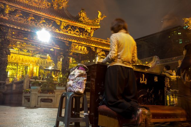 日本の修学旅行生が途中きて雰囲気がぶち壊されましたw<br />関西圏の方たちでした<br /><br />修学旅行に台湾とか羨ましすぎるぜ！