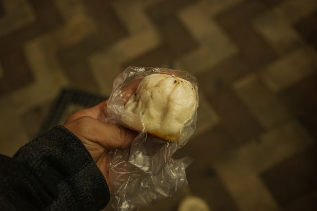 肉包を食べる(´Д` )