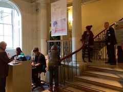 コートールドギャラリー
一般入場価格6ポンドです。

パリは美術館と博物館が有料に対してロンドンは基本的に無料です
ここは珍しく有料です。

ブリューゲルが3枚あります
今回スタディルームで常設展示していないペン画を見せて貰いました。

HPへアクセスすると、例えば、保存性の問題で展示していない作品でもスタディルームで拝見出来ます。どなたでも申し込みが可能です。

ここは撮影できます。
展示スペースの動画です。

https://youtu.be/wQkZoUlCG2M