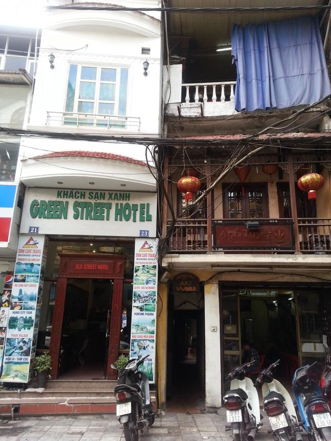 ハノイ到着<br /><br />ハノイの１泊目は夜到着なので安宿にした