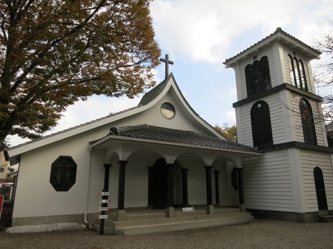 建物のまわりをぐるりと♪