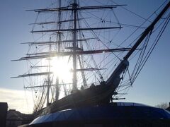 終点のグリニッチまで乗船しました。
グリニッチにあるカティサーク号です

ここはグリニッチ標準時で有名な天文台があったところ
Royal Observatory Greenwich
とかイギリス海軍の学校と国立海洋博物館があります

寒いので次の戻りのフェリーで退散しました。