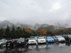 【大厚木カントリークラブ・本コース】
　肌寒い11月下旬、前半は小雨交じりでプレーできたが、
　昼食中からは本降りに、それでハーフ終了。

■元気一杯時期だったら、強行したかもしれなかったが....。
　一時、気晴らしにはなりました。