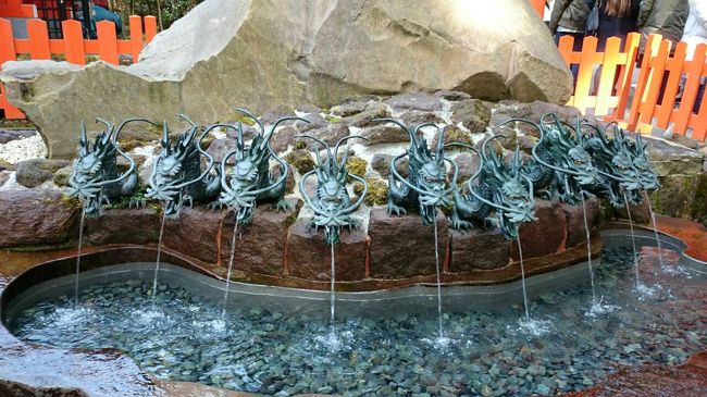 九頭龍神社、お清めの御水。