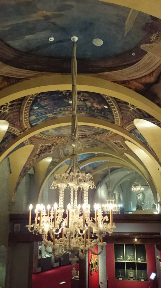 天井の壁画が(･｀д´･；)ｽ、ｽｺﾞｲ・・・。