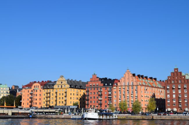 あら、かわいい建物。<br /><br />オランダ、ベルギーで見たかわいい建物を思い出しました。